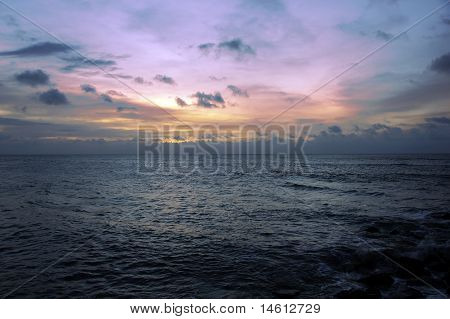 Havet solnedgång. Borneo.