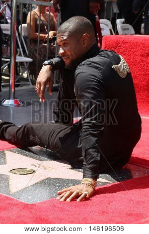 LOS ANGELES - SEP 7:  Usher Raymond at the Usher Honored With a Star On The Hollywood Walk Of Fame at the Eastown on September 7, 2016 in Los Angeles, CA