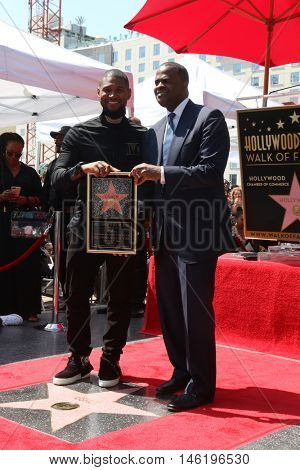 LOS ANGELES - SEP 7:  Usher Raymond, Kasim Reed (Mayor of Atlanta) at the Usher Honored With a Star On The Hollywood Walk Of Fame at the Eastown on September 7, 2016 in Los Angeles, CA