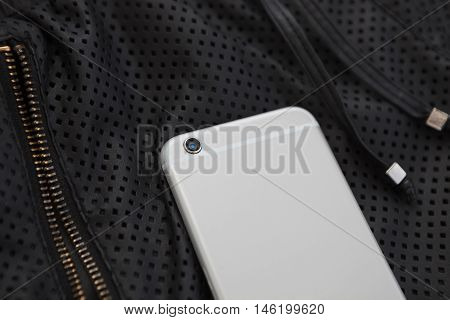 Popular Trendy Smart Phone On Women Shorts