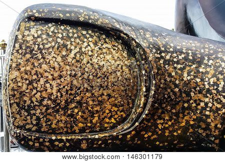 the big bronze thumb nail of Buddha