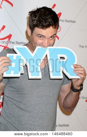 LOS ANGELES - SEP 8:  Daniel Goddard at the Young and The Resltless 11,000 Show Celebration at the CBS Television City on September 8, 2016 in Los Angeles, CA