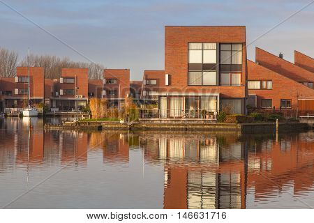 Contemporary Water Front Houses