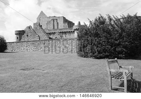 An external view of the ruins of Craigmillar castle