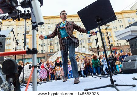 MOSCOW RUSSIA - SEPTEMBER 10 2016: Moscow City Day 869 anniversary of the city. Performance on Tverskaya Street. Installation dedicated to the 