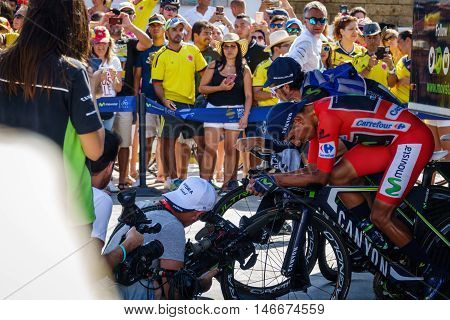 JAVEA - SEPTEMBER 9: Nairo quintana warms up for the decisive time trial stage of La Vuelta on September 9, 2016 in Alicante, Spain