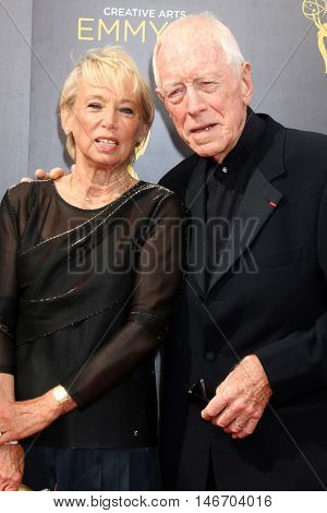LOS ANGELES - SEP 10:  Catherine von Sydow, Max von Sydow at the 2016 Creative Arts Emmy Awards - Day 1 - Arrivals at the Microsoft Theater on September 10, 2016 in Los Angeles, CA