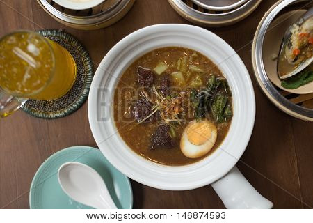 chinese, rice, flour, paste, food, pasta, lunch, cuisine, asian, white, meat, eat, soup, culture, vegetable, cooking, tasty, restaurant, noodle, dish, brown, hot, delicious, egg, green