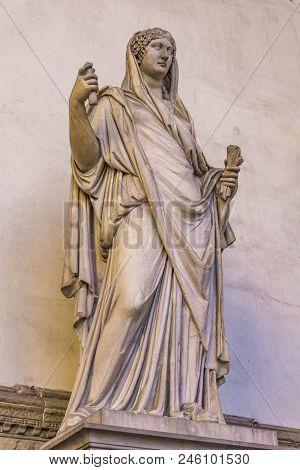 Statue Sabine Woman From 2nd Century In Loggia Dei Lanzi In Florence, Italy