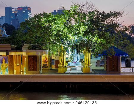 Colombo, Sri Lanka - November 11, 2017: The Scenery Of Gangaramaya Seema Malaka  Temple In The Beira