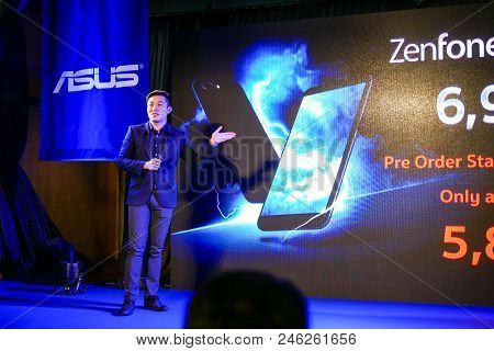 Bangkok, Thailand - January 11, 2018: Asus Zenfone Max Plus, The Latest Android Smartphone For Mediu