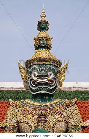 Meget store gigant i Wat Phra Kaew.