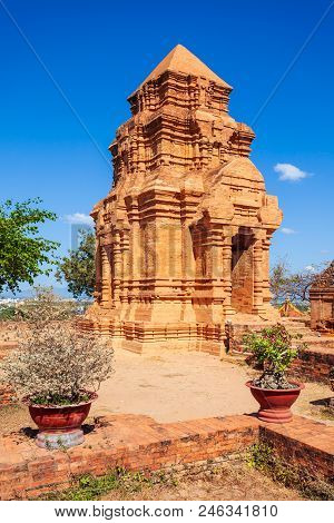 Poshanu Or Po Sahu Inu Tower Or Pho Cham Tower Is A Group Of Relics Of The Cham Towers In The Old Ki