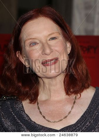 LOS ANGELES - 16 JAN: Frances Conroy arrive o « American Horror Story » Los Angeles Premiere