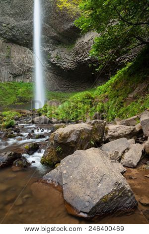 Latourell Falls In The Columbia River Gorge, Oregon, Usa