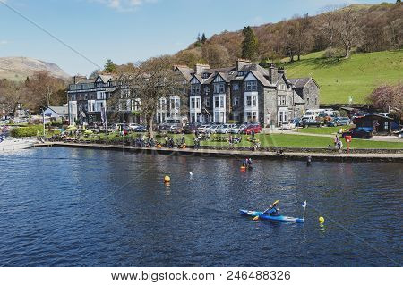 South Lakeland, Uk - April 2018: Ambleside, A Small Lakeside Town Situated At The Head Of Windermere