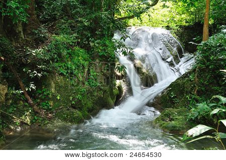 Cascata di Eravan, Kanchanabury, Thailandia