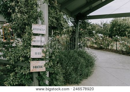 Rustic Looking Wedding Directions For Function Areas