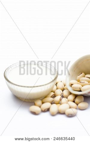 Ayurvedic Herb Kaunch Or Velvet Bean Or Bengal Velvet Bean Or Kapikachhu Or Mucuna Pruriens Isolated