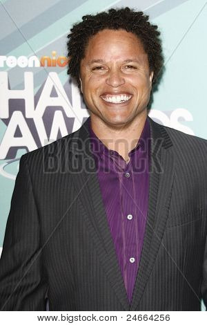 LOS ANGELES - 26 ottobre: Cobi Jones arriva al Nickelodeon 2011 TeenNick HALO Awards tenutasi presso il Holl