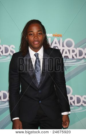LOS ANGELES - 26 de OCT: Leon Thomas III que lleguen en el 2011 Nickelodeon TeenNick HALO Awards en Holl