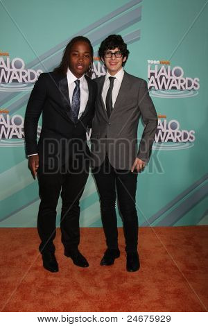 LOS ANGELES - 26 de OCT: Leon Thomas III, Matt Bennett en el 2011 Nickelodeon TeenNick HALO 