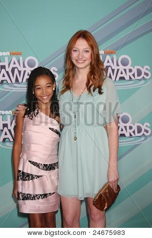 LOS ANGELES - 26 ottobre: Amandla Stenberg, Jacqueline Emerson arrivando presso il 2011 Nickelodeon TeenNick