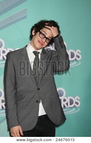 LOS ANGELES - 26 oktober: Matt Bennett ankommer ved 2011 Nickelodeon TeenNick HALO Awards på Hollywoo
