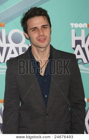 LOS ANGELES - 26 października: Kris Allen w 2011 r. Nickelodeon pulchny HALO nagrody w Hollywood 
