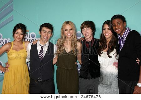 LOS ANGELES - 26 de outubro: Lulu Antariksa, Max Schneider, Halston Sage, Noah Crawford, Samantha Boscarino