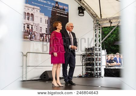 Federal President Of Germany Walter Steinmeyer At A Public House At Villa Hammerschmidt