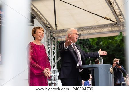Federal President Of Germany Walter Steinmeyer At A Public House At Villa Hammerschmidt