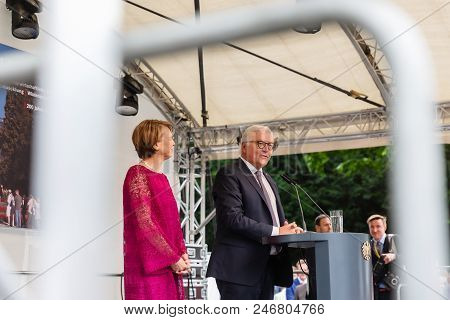 Federal President Of Germany Walter Steinmeyer At A Public House At Villa Hammerschmidt