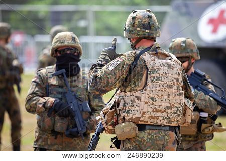 German Soldier Instructs Soldiers On A Open Day On Day Of The Bundeswehr In Feldkirchen