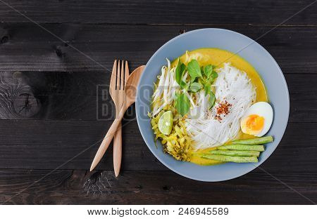 Thailand Food Kanom Jeen Nam Ya ( Noodles With Fish Curry Sauce Recipe )