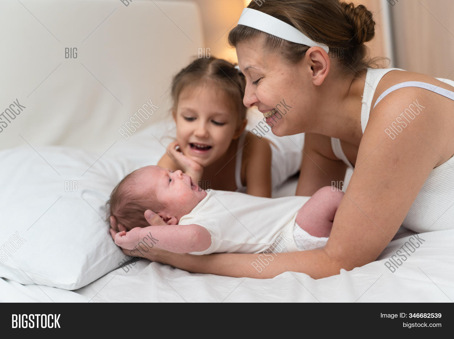 тянджин население. Eldest daughter. евгения ларионова ярославль. хорошие отношения с мамой. Michelle moore.