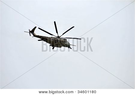 Hélicoptère militaire