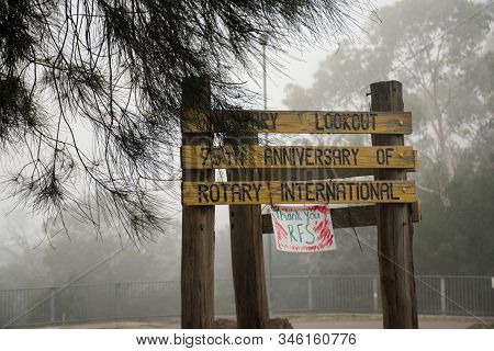 Blue Mountains, Australia - 2020-01-12 Residents Thank Rural Fire Service For Their Hard Work To Sav