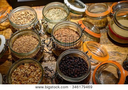 Tastes Of Gin, Botanicals Ingredients For Gin Distillery Process, Dried Orange Peels, Juniper Berrie