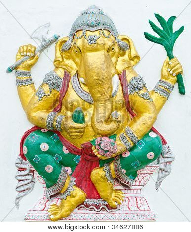 Bůh úspěch 7 32 držení těla. Indický nebo hinduistický bůh Ganesha Avatar obrázek ve štuku
