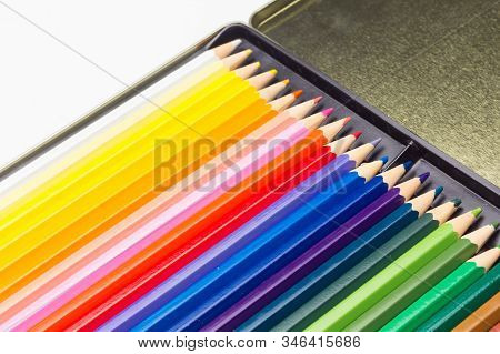 Colored Pencils, Color Gamut