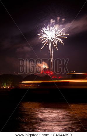 Rhein Flammen içinde
