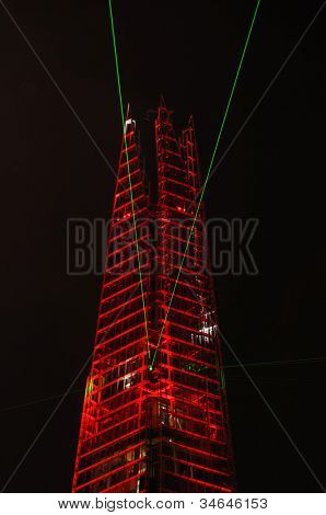 LONDON, UK - juli 5: Åbnede The delt med en lys og laser show på juli 5, 2012 i London. Den 
