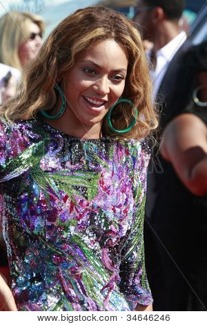 LOS ANGELES - kesä 28: 2009 BET Awards Beyonce olevassa Auditoriumissa alttari Los Angeles, C