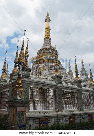 タイ寺院の仏塔