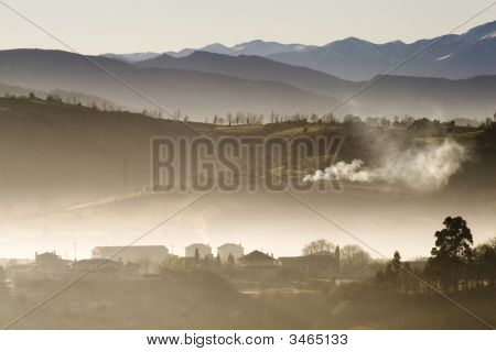 Paesaggio nebbioso