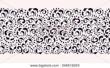Artistic Baroque Hand-drawn Black And White Vintage Vector Seamless Horizontal Pattern Border. Elega