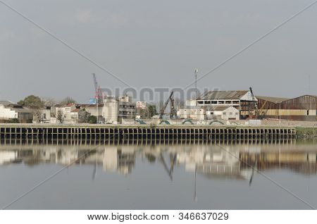 Buenos Aires / Argentina; Ago 23, 2014: Isla Maciel And Its Reflections In The Riachuelo Seen From L