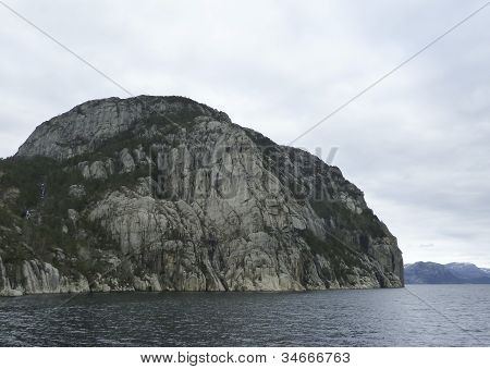Stejle Rock på kysten i Norge