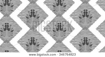 Ethnic Wave Pattern. Seamless  Ehnic Carpet African Pattern.  Aztec Style. Geometric Abstract Patter